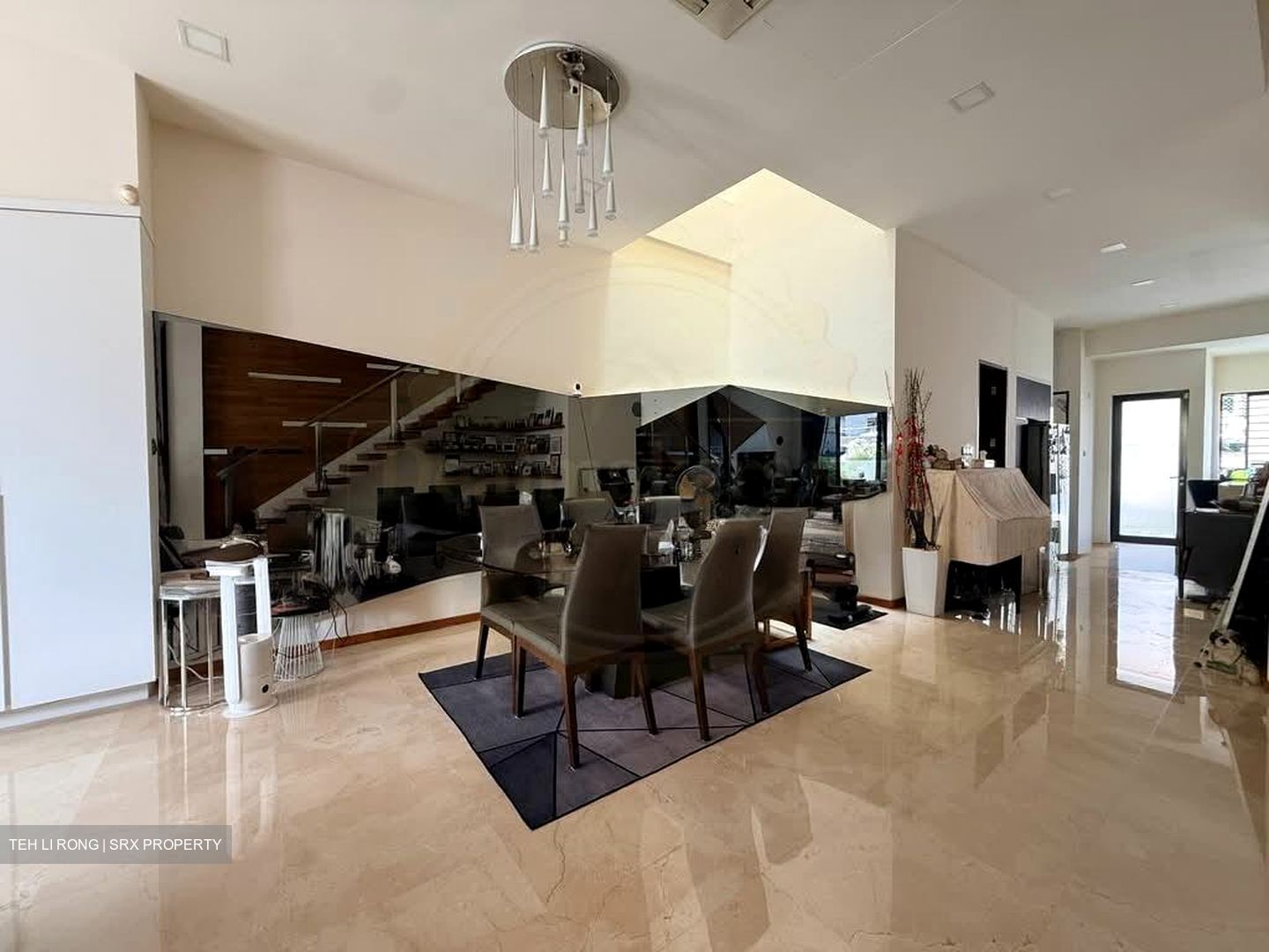 Frankel Estate (D15), Terrace #552094351